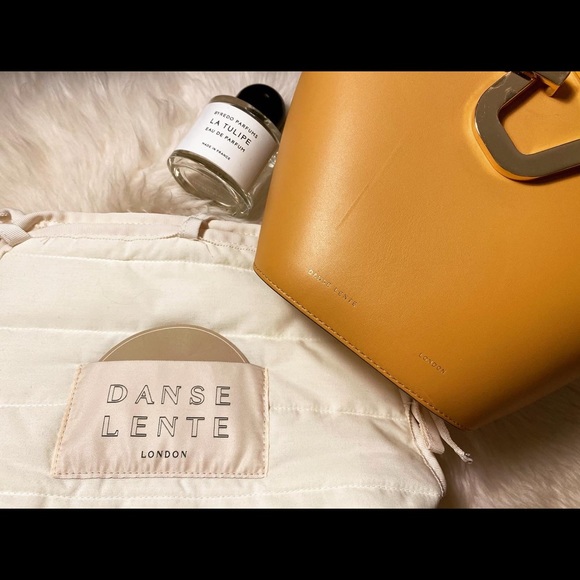 Danse Lente Johnny Bucket Bag(Carmel/White) - Picture 2 of 8